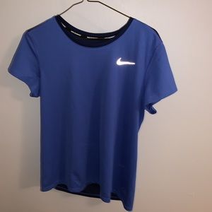 nike workout top